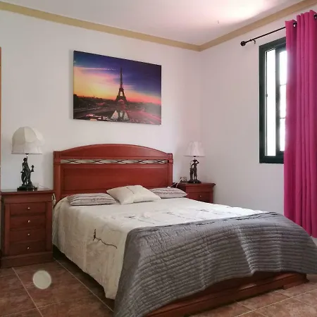 Vivienda Vacacional Sara * Tetir